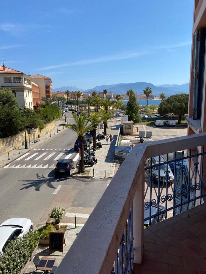 Appartement 50M2 Pied Dans L'Eau อฌักซิโอ้ ภายนอก รูปภาพ